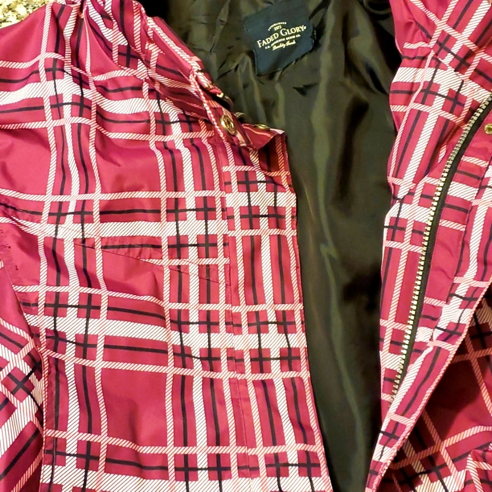 Women's Faded Glory jacket.  Pinks. Size L. Outer shell only.
